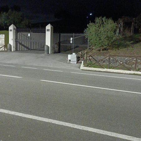 Pietramiliare Apartment Trecase Bagian luar foto